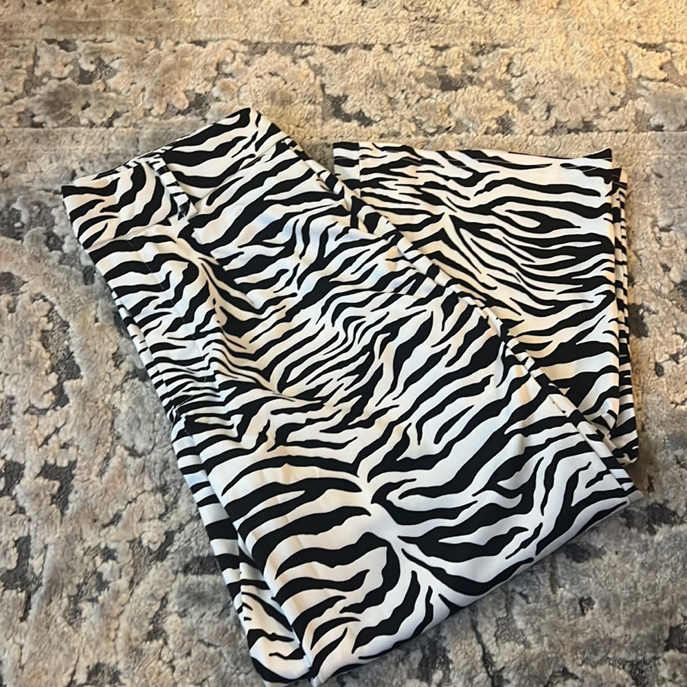 Wild zebra pants - Picture 2 of 2